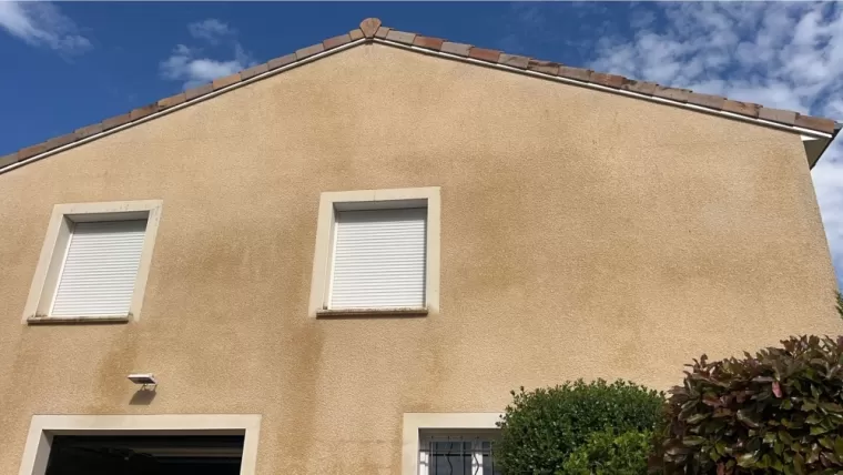 Traitement fongicide et hydrofuge pour protéger votre toiture à Bourg-en-Bresse